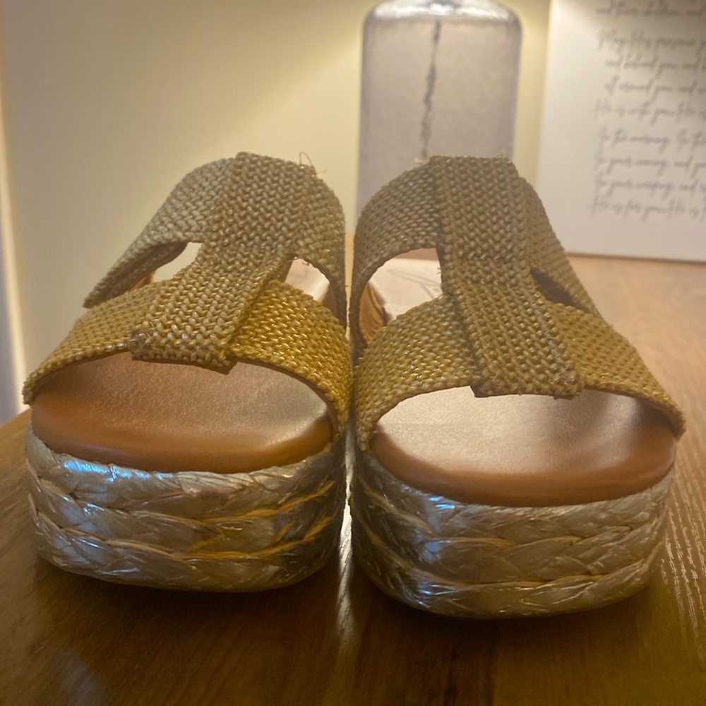 Zodiac Tan Woven Platform Sandals size 8.5 - Picture 4 of 7